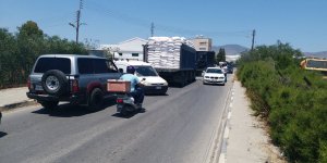 Sanayi girişinde kaza, trafik felç!