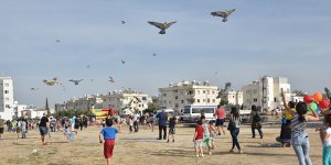 Gökyüzünü uçurtmalar süsledi