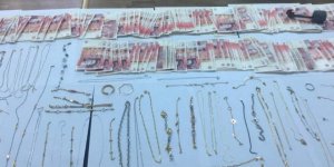 Kuyumcudan çalınan altınlar basına sergileniyor