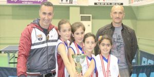 Masanın şampiyonları Karşıyaka ve YDİ