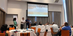 Öğretmen sendikaları Larnaka'da "Eğitim ve Göç"ü tartıştı