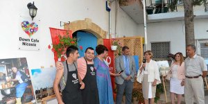 Down Cafe Nicosia yararına sergi