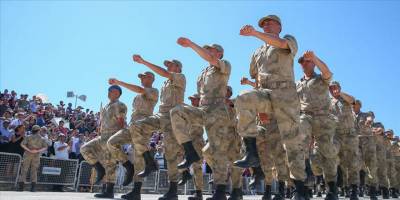 Türkiye’de askerlik 6 aya indi