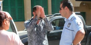 Polisin bahçesine izinsiz girdi