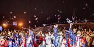 DAÜ'de mezuniyet sevinci