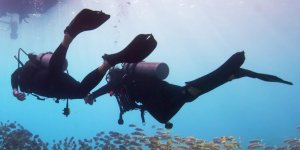 16 engelli, 5 metre derinliğine daldı