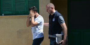 Ev arkadaşından çaldı, kumarda harcadı