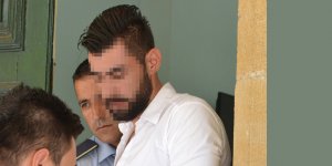 Polis memurunu darp etti