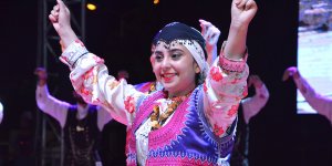 Ekipler kendi kültürlerini tanıttı