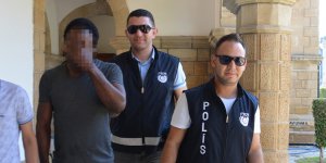 Üzerinden sahte pasaport çıktı