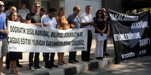 “Yakalarında Atatürk beyinlerinde şeriat”