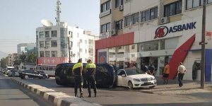 Sürücü yaralandı