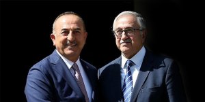 Dikkatimizi Mustafa Akıncı’ya verelim
