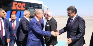 Başbakan Tatar'ı Vali Yardımcısı karşıladı