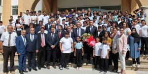 TC'li Bakandan 'İlahiyat'a ziyaret