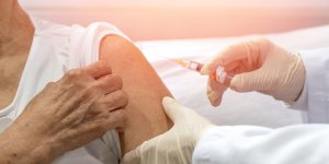 Yetişkinler için ilk kez aşılama programı