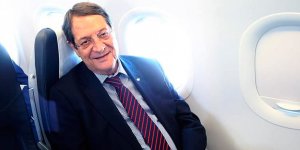 Anastasiadis'in uçağı New York'a geri döndü