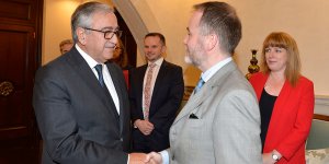 Akıncı İngiliz bakana bilgi verdi