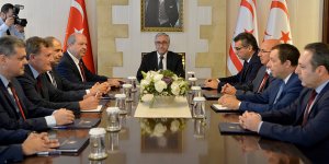 Akıncı siyasi partiler ile bir araya geldi