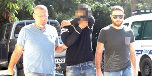 Şüpheli hareketleri ele verdi