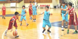 Küçükler parkeye çıktı