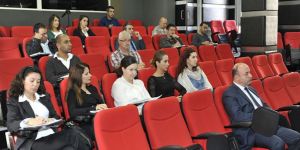 Bakan ilgisizliğe kızdı