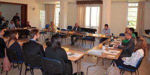 Ara bölgede bir araya geldiler