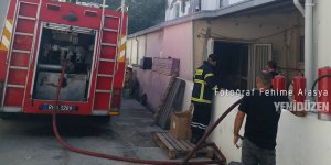 Tüccaroğlu Kuruyemiş'te yangın