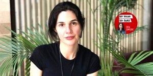 “Çevre farkındalığı için plastikten kıyafetler tasarlayarak, fotoğraflarını sergiliyorum”