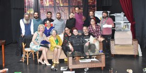 “İkinci Caddenin Mahkumu” oyununu sahnelenecek