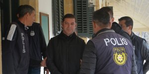 Polise taşa, 18 ay hapislik