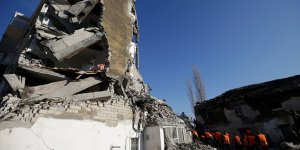 Arnavutluk'ta 6.4 büyüklüğünde deprem