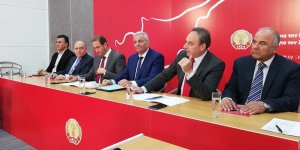 AKEL, ülkenin yeniden birleşmesi için harekete geçiyor