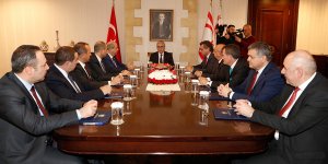 Akıncı siyasi parti liderlerini bilgilendirdi