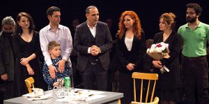 “Öksüzler” oyunu seyirciyle buluştu