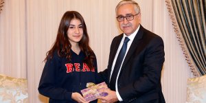 Akıncı, Berilsu Meral'i kutladı