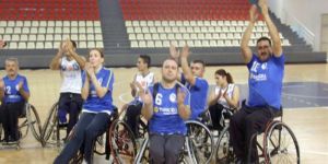 Turkcell son periyodda kaybetti: 64-68