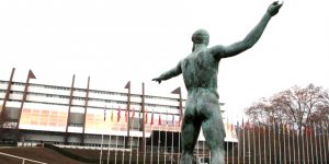 Kıbrıs Cumhuriyeti’ne 10 bin 500 Euro tazminat