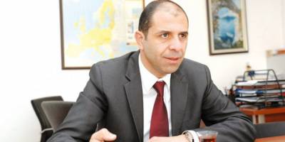 “Aşı meselesi insani bir meseledir, siyasi bir dil kullanılmamalı”