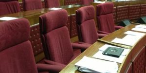 Mecliste uyarı grevi