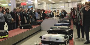 Ercan'da 90 Bin TL'lik altın ve 16 Bin Dolar tespit edildi