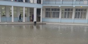 Öğrenciler sınıflara zor ulaştı