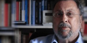 Kostas Yennaris kalbine yenik düştü