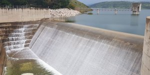 Limasol’u su bastı  Barajlar peş peşe taşmaya başladı…