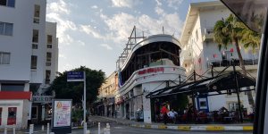 Girne’de izinsiz yapılar kaldırıldı