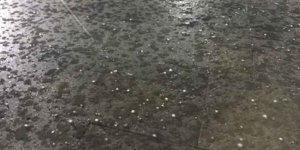 Lefkoşa'da dolu ve şiddetli rüzgar