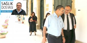 Hekimler mahkeme koridorlarında