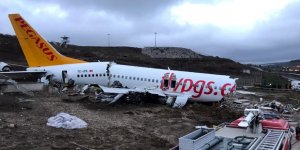 Uçağın enkazı kaldırılıyor