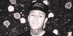 ‘Roxanne’ ile listeleri sürekli zorlayan şarkıcı, Arizona Zervas