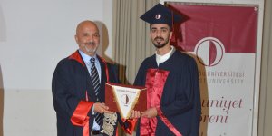 YDÜ Eczacılık Fakültesi, yeni mezunlarını verdi